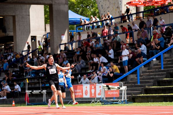 Julian Wagner (LC Top Team Thueringen) gewinnt die 100m am 04.06.2022 waehrend der Sparkassen Gala in Regensburg